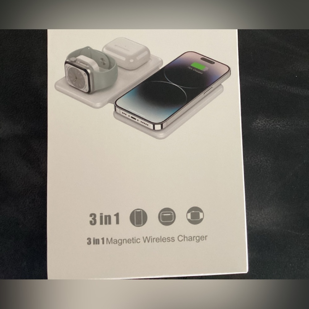 Wireless Charger for iPhone 3 in 1 Charging Station, Travel Magnetic Charger